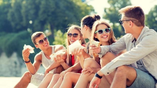 12-18 jaar centrale relatie: ouders, vrienden = peergroups= groep van gelijken